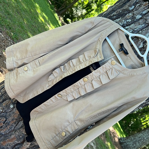 EUC Talbots Ruffle Front Button Jacket Tan Khaki 16 - Picture 1 of 14